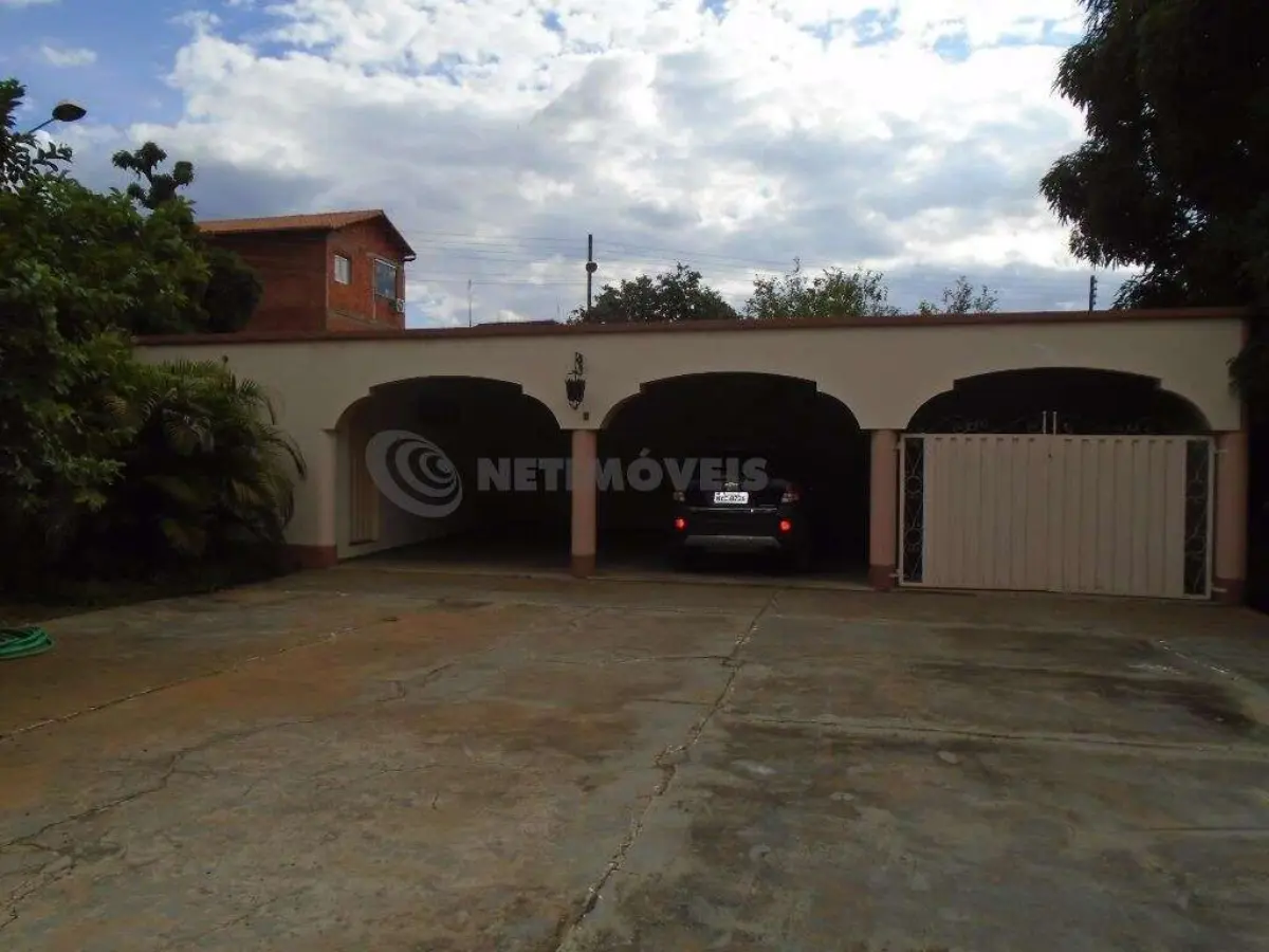 Casa para Venda com 4 quartos no bairro Morrinhos