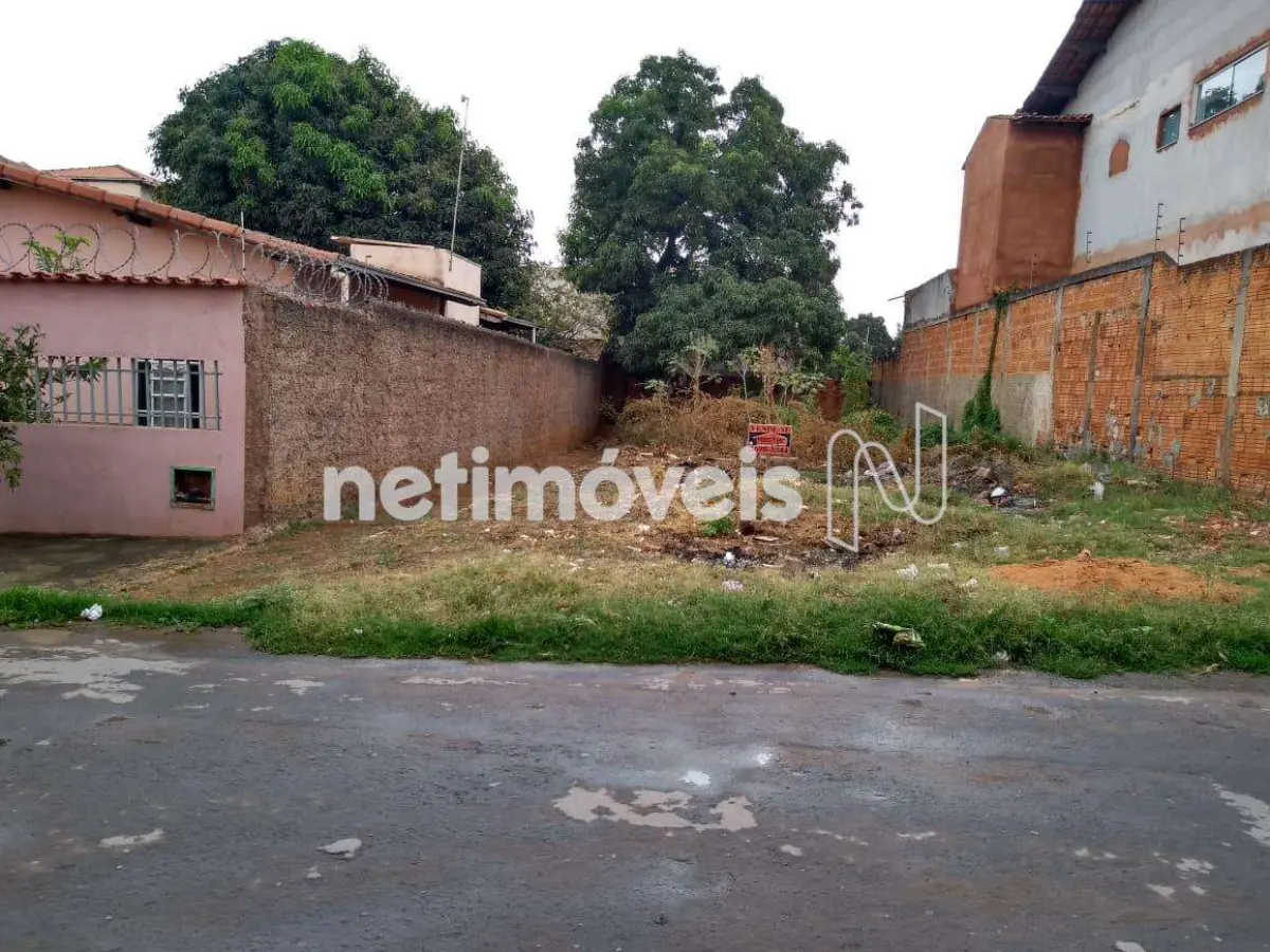 Lote para Venda com área de 300 m² no bairro Vila Ipiranga