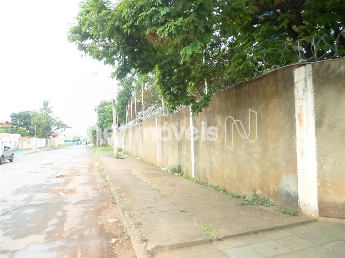 Lote para Venda com área de 2128 m² no bairro Planalto