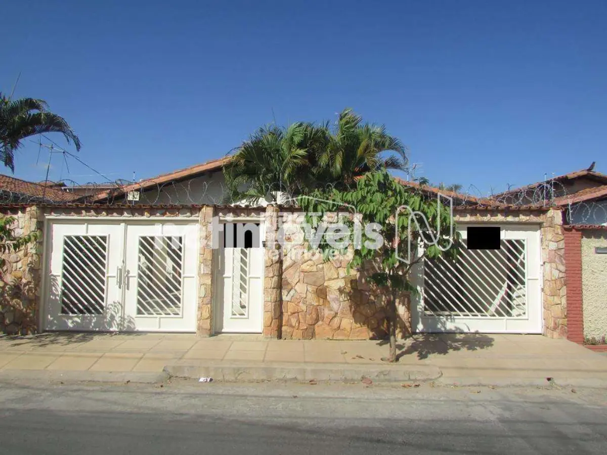 Casa para Venda com 3 quartos no bairro Cândida Câmara