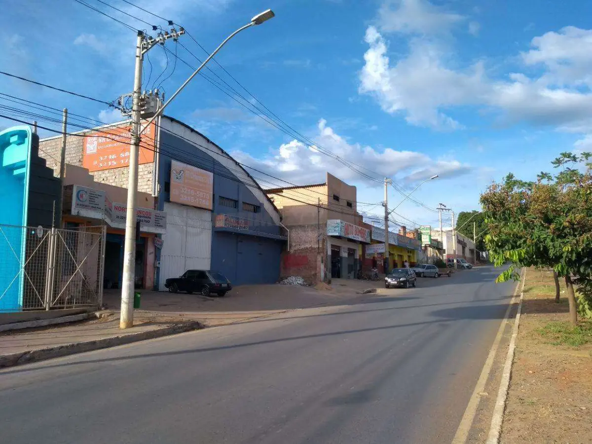 664886_8 Galpão para Venda com área de 1143 m² no bairro Vera Cruz