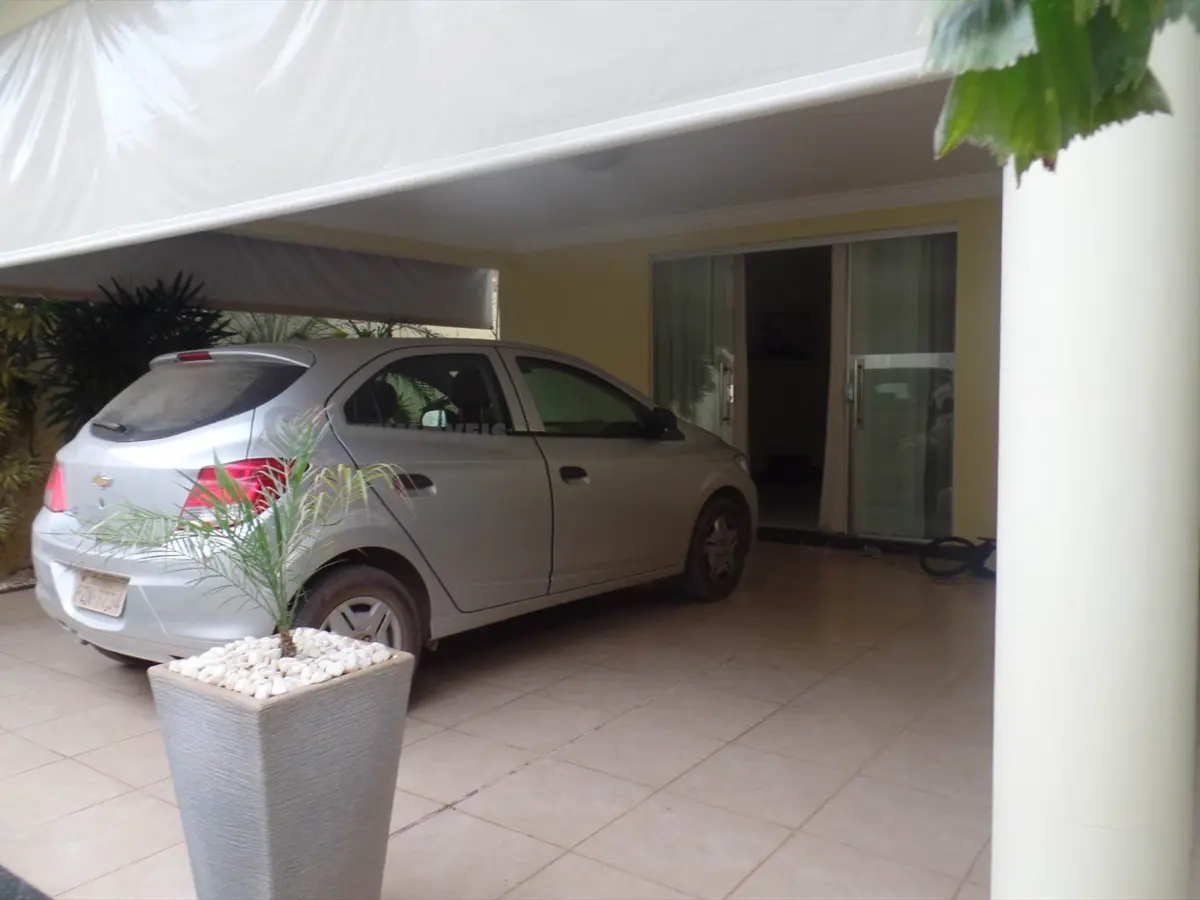 Casa para Venda com 3 quartos no bairro Canelas