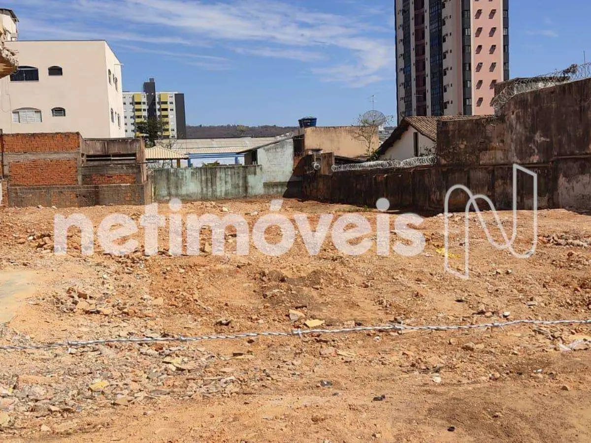 699787_2 Lote para Venda no bairro Centro