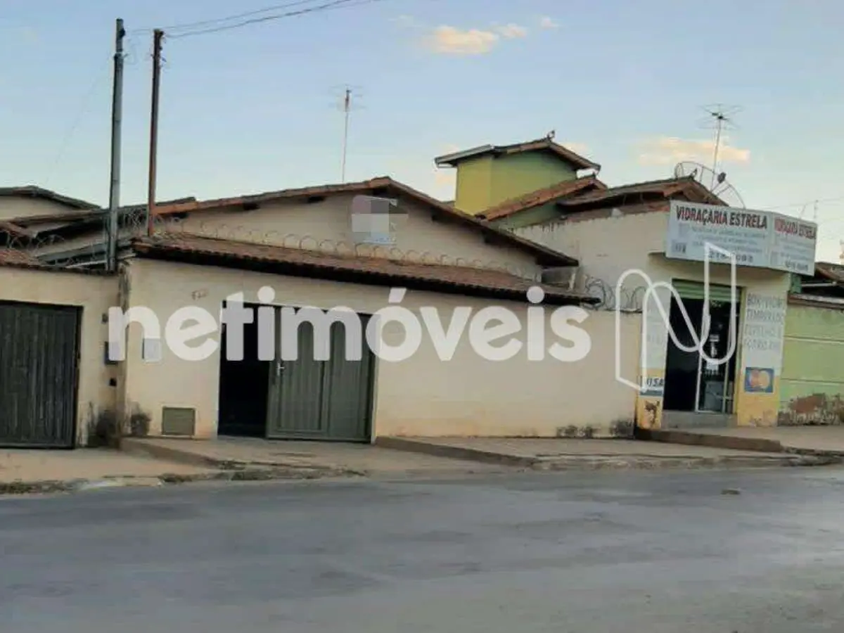 Casa para Venda com 3 quartos no bairro Monte Carmelo
