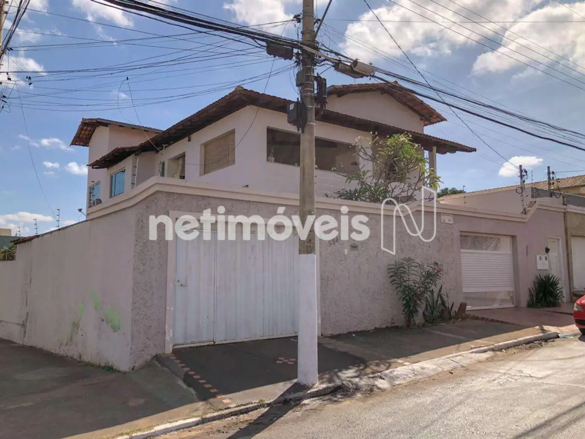920189_26 Casa para Venda com 6 quartos no bairro Conjunto Cristo Rei