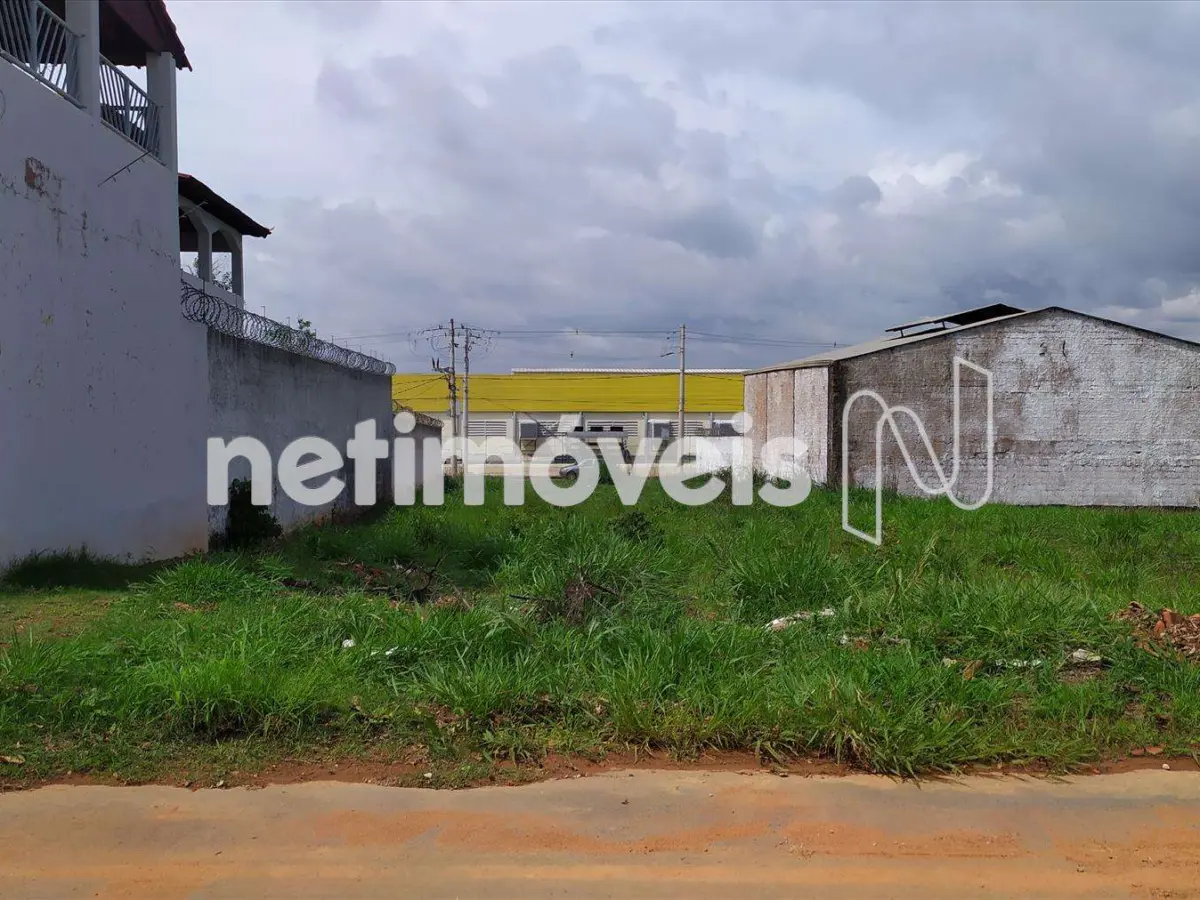 889070_0 Lote para Venda com área de 450 m² no bairro Guarujá