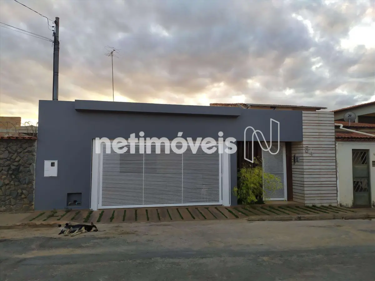 Casa para Venda com 3 quartos no bairro Monte Carmelo