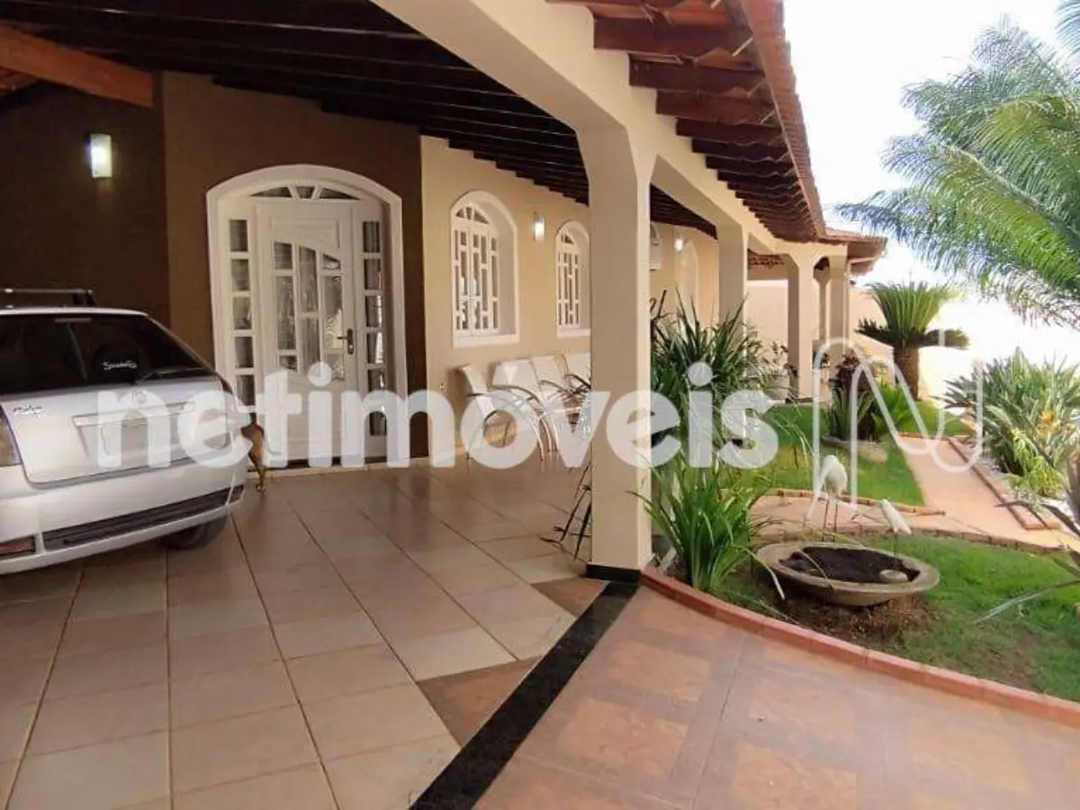 Casa para Venda com 4 quartos no bairro Esplanada