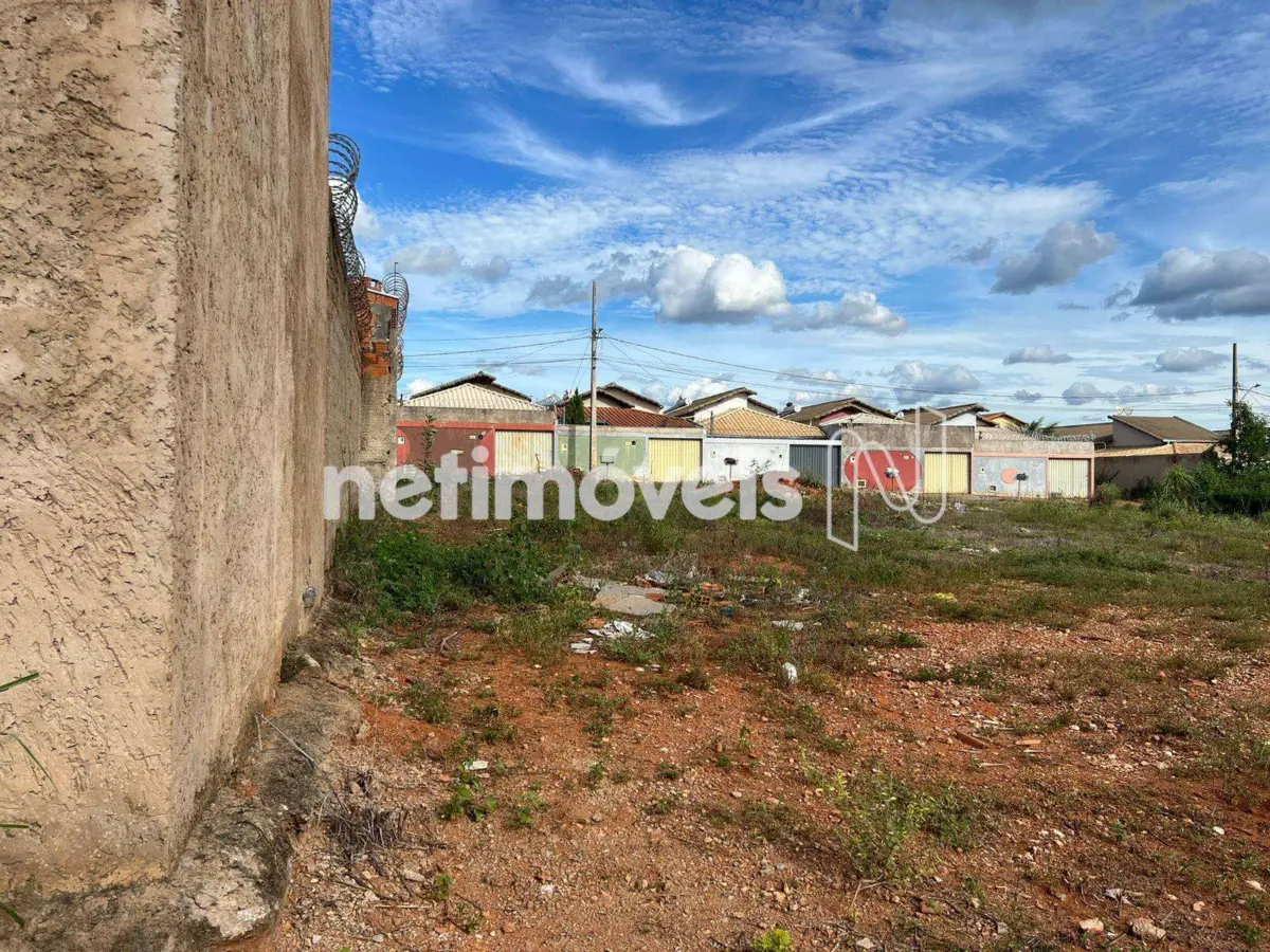Lote para Venda com área de 180 m² no bairro Jardim Primavera