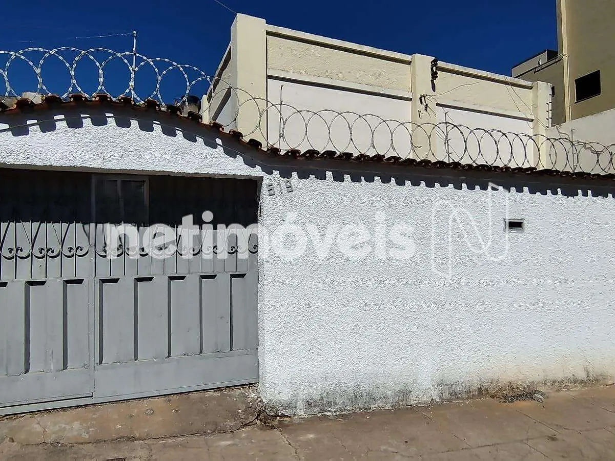 1049100_0 Casa para Venda com 2 quartos no bairro Centro