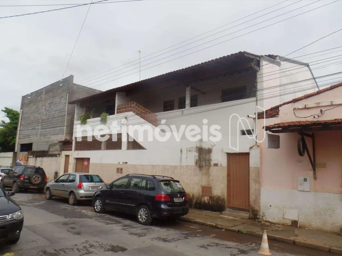 Prédio para Venda com 3 salas no bairro Centro em Montes Claros