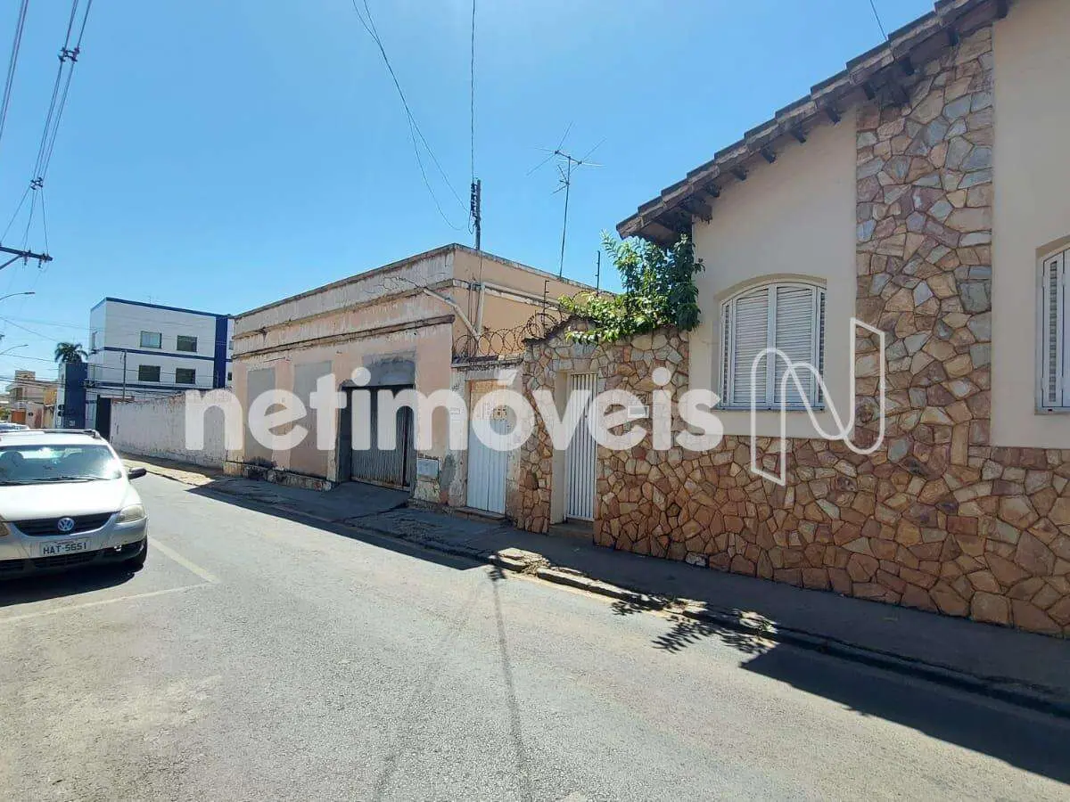 1046004_0 Casa para Venda com 5 quartos no bairro Centro