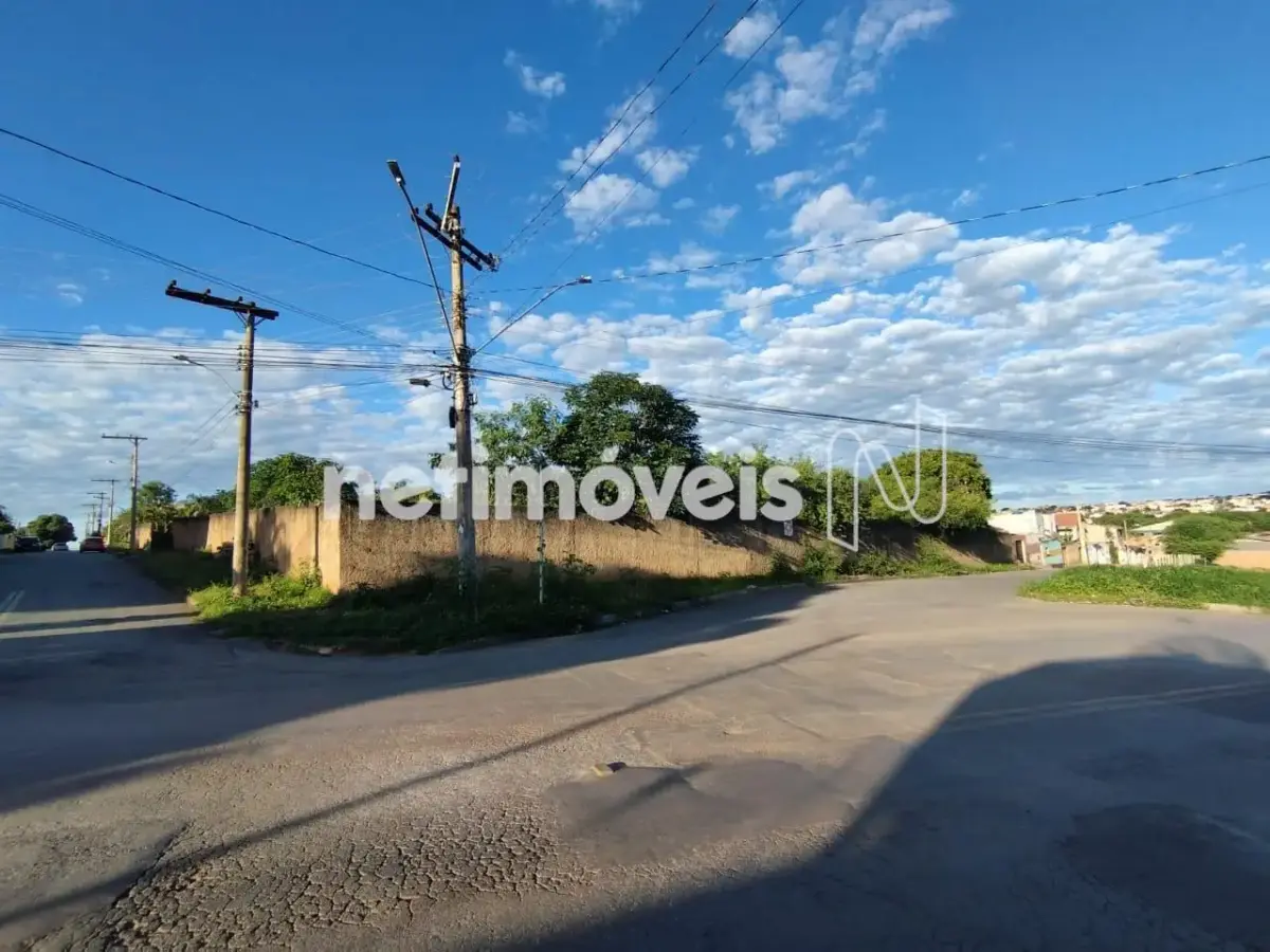 Lote para Venda com área de 200 m² no bairro Vila Ipiranga