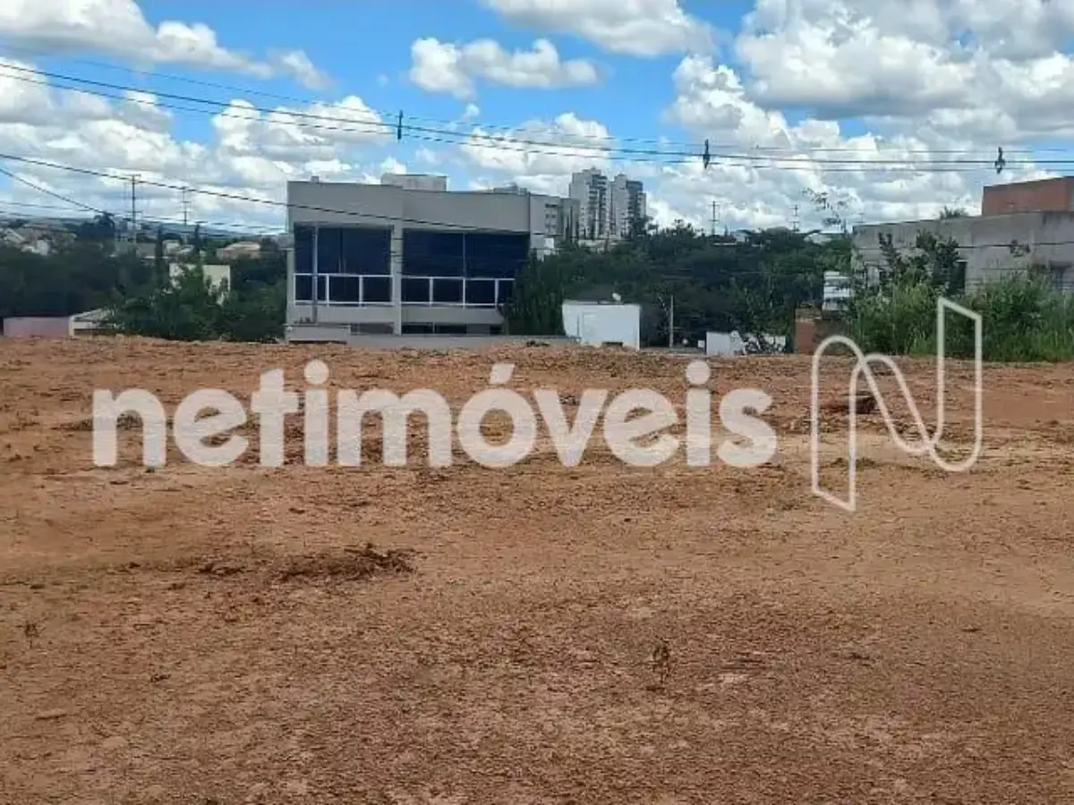 Lote para Venda com área de 450 m² no bairro Ibituruna