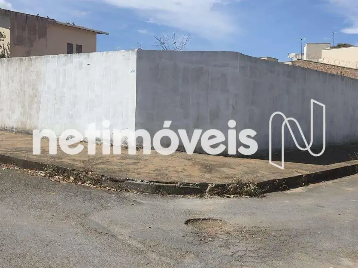 989195_0 Lote para Venda com área de 271.37 m² no bairro Morada da Serra