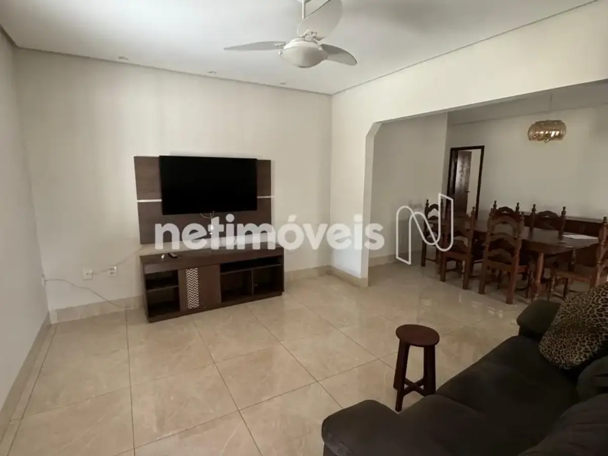 Casa para Venda com 6 quartos no bairro Sagrada Família