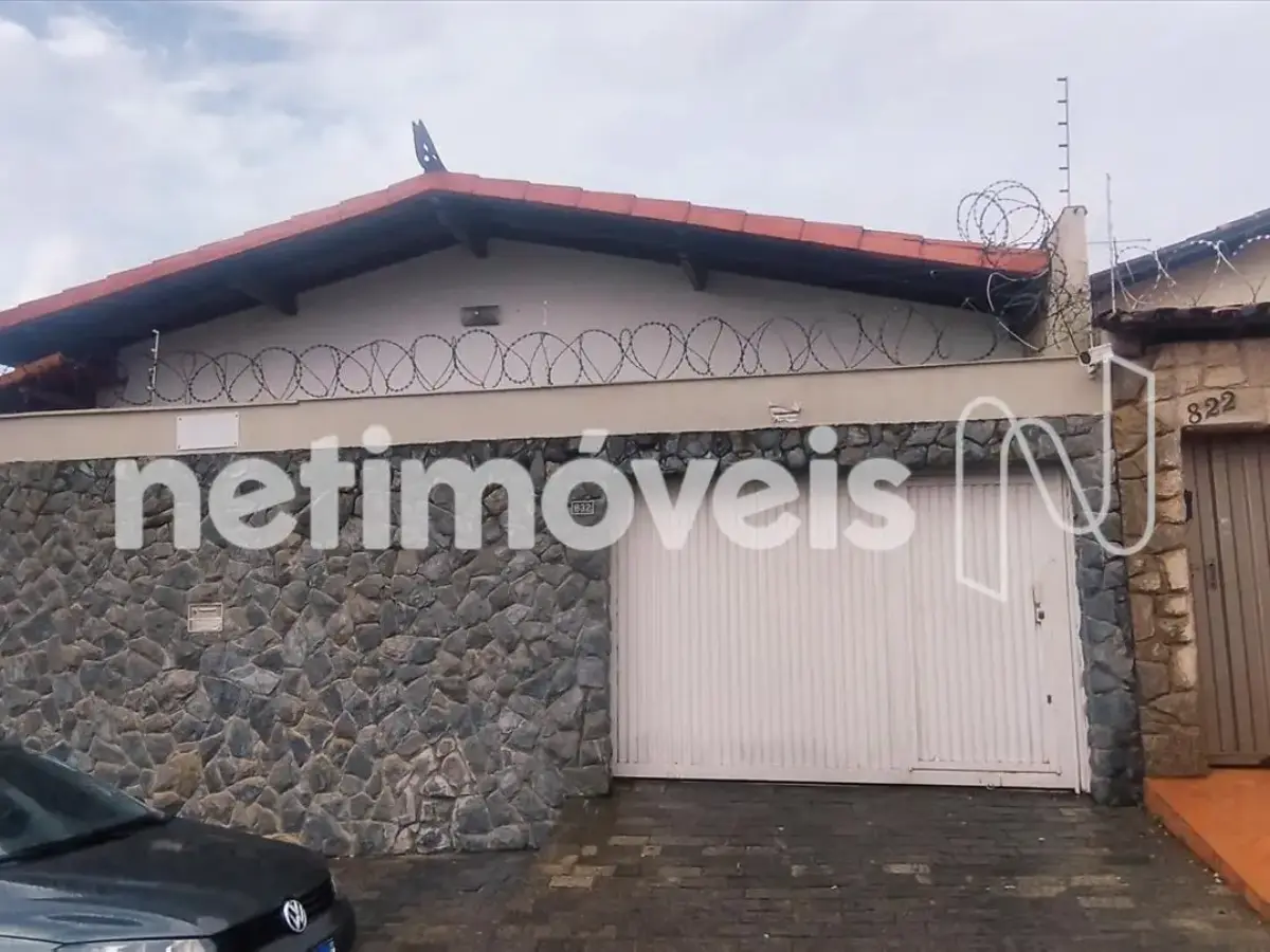 1076809_0 Casa para Venda com 5 quartos no bairro Cândida Câmara