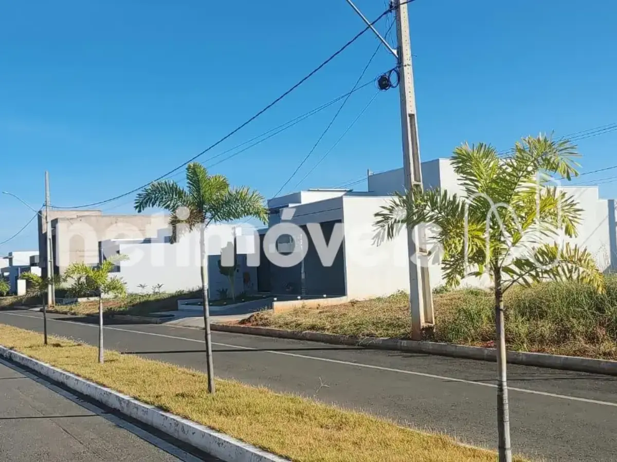 Lote para Venda com área de 200 m² no bairro Vila Segura