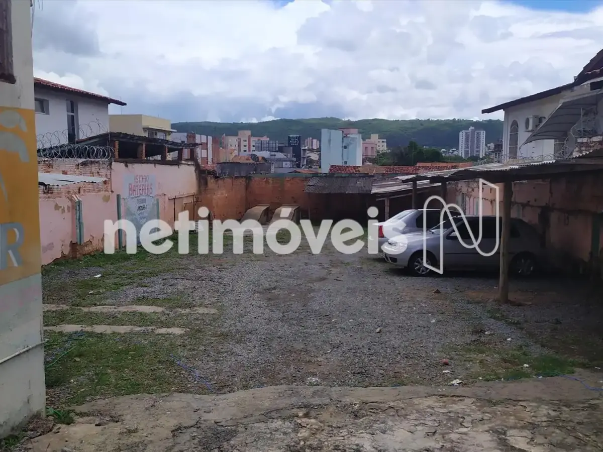 Lote para Venda com área de 484 m² no bairro Centro