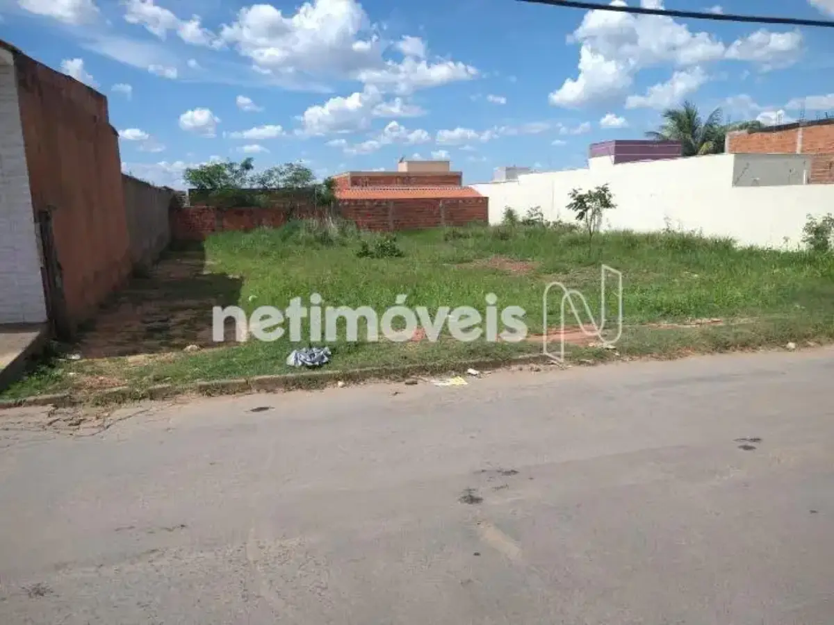 1054545_0 Lote para Venda com área de 600 m² no bairro Maracanã