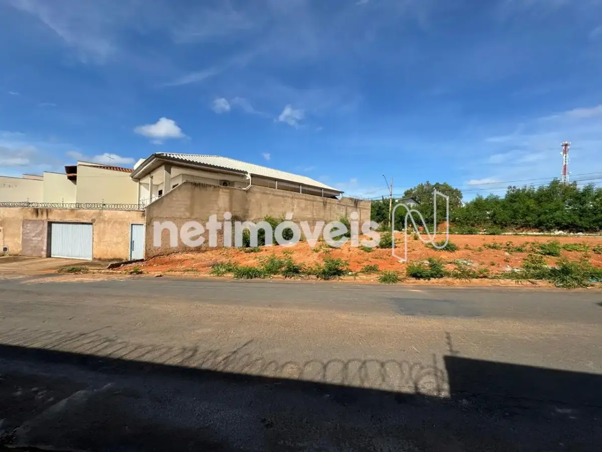 Lote para Venda com área de 356.5 m² no bairro Santa Lúcia