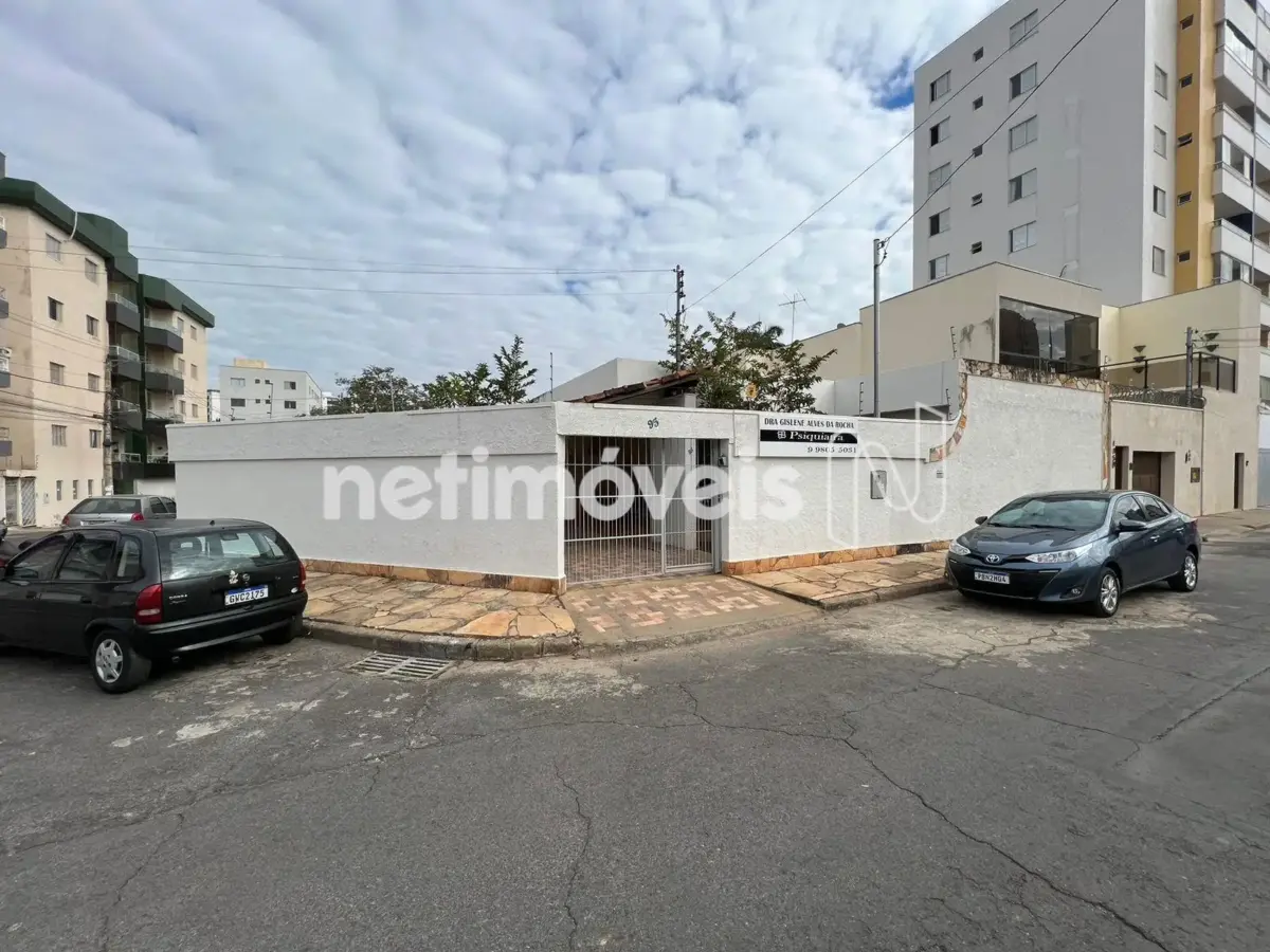 1116562_0 Casa para Venda com 4 quartos no bairro Centro