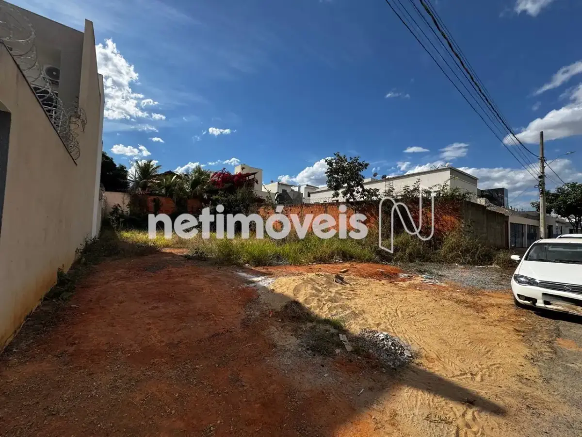 Lote para Venda com área de 457.76 m² no bairro Ibituruna