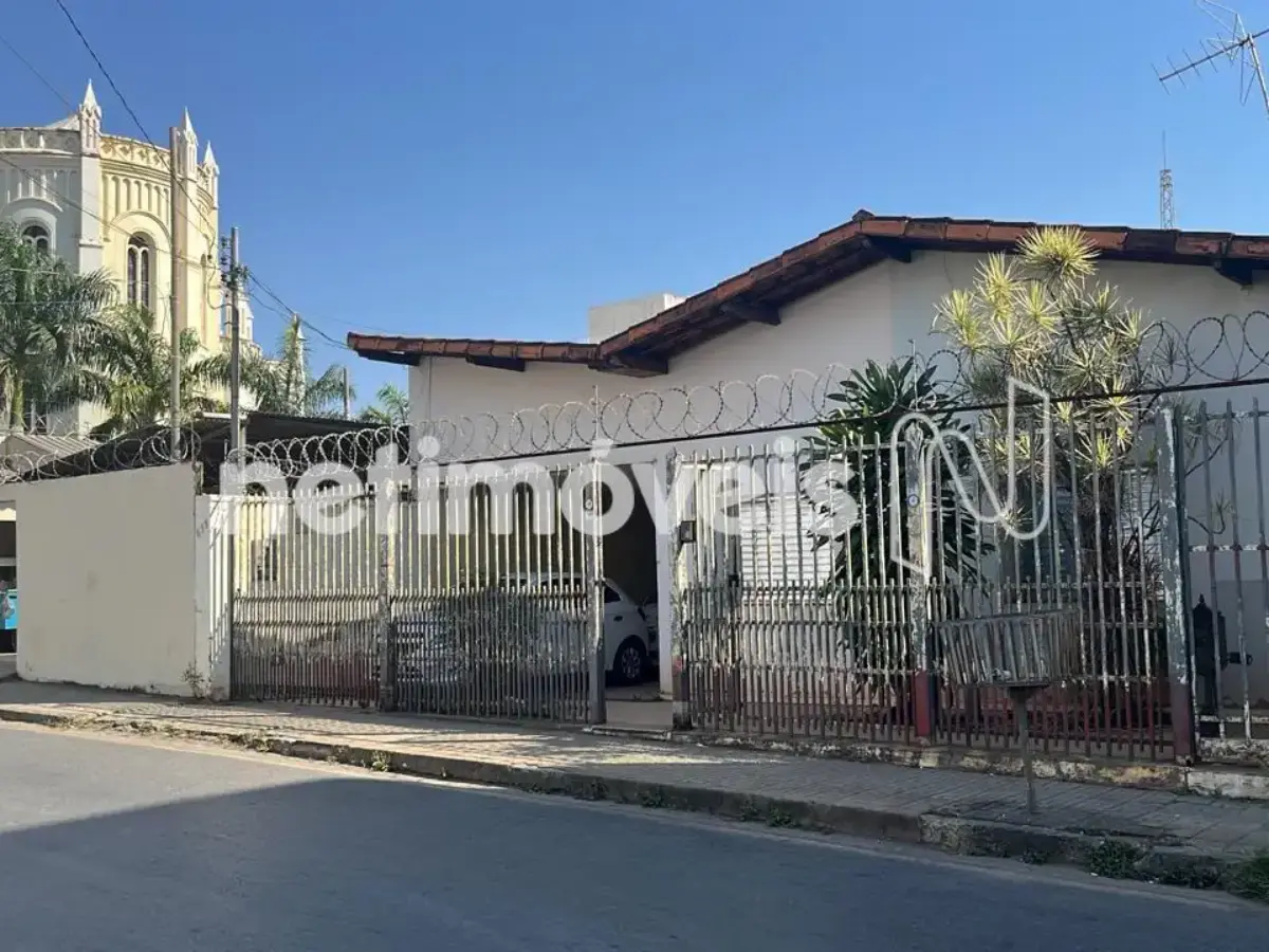 Casa para Venda com 3 quartos no bairro Centro