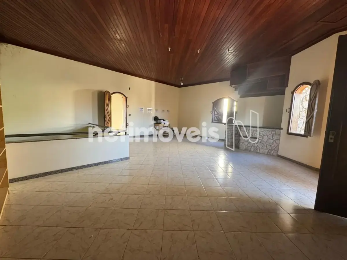 Casa para Venda com 6 quartos no bairro Vila Regina