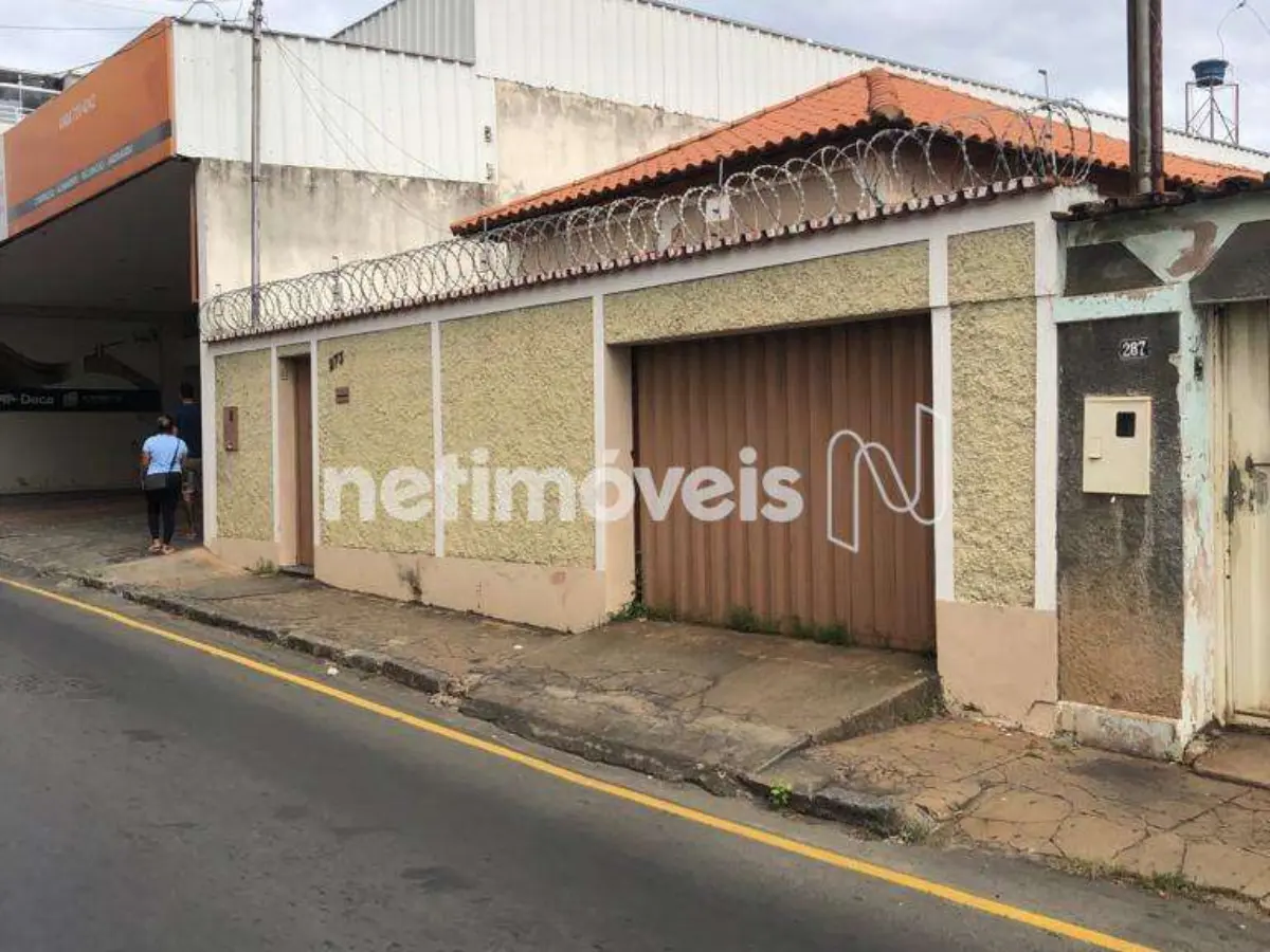Casa para Venda com 4 quartos no bairro Centro