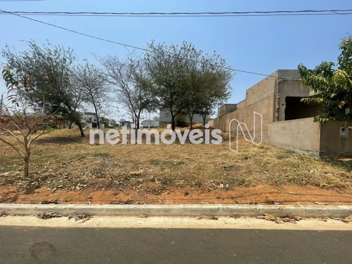 Lote para Venda com área de 339.37 m² no bairro Condomínio Pampulha Tênnis Residence