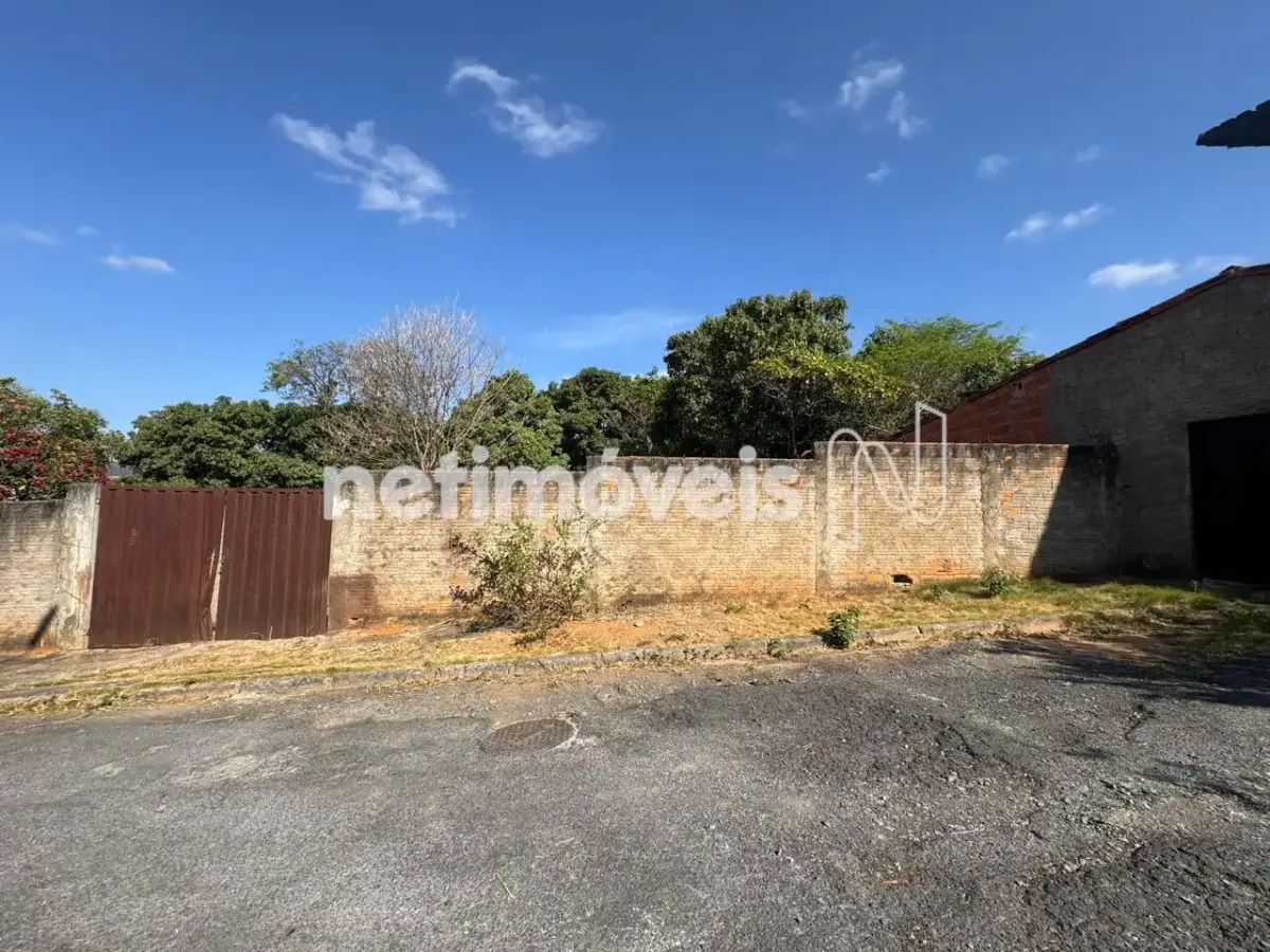Lote para Venda com área de 313 m² no bairro Sagrada Família