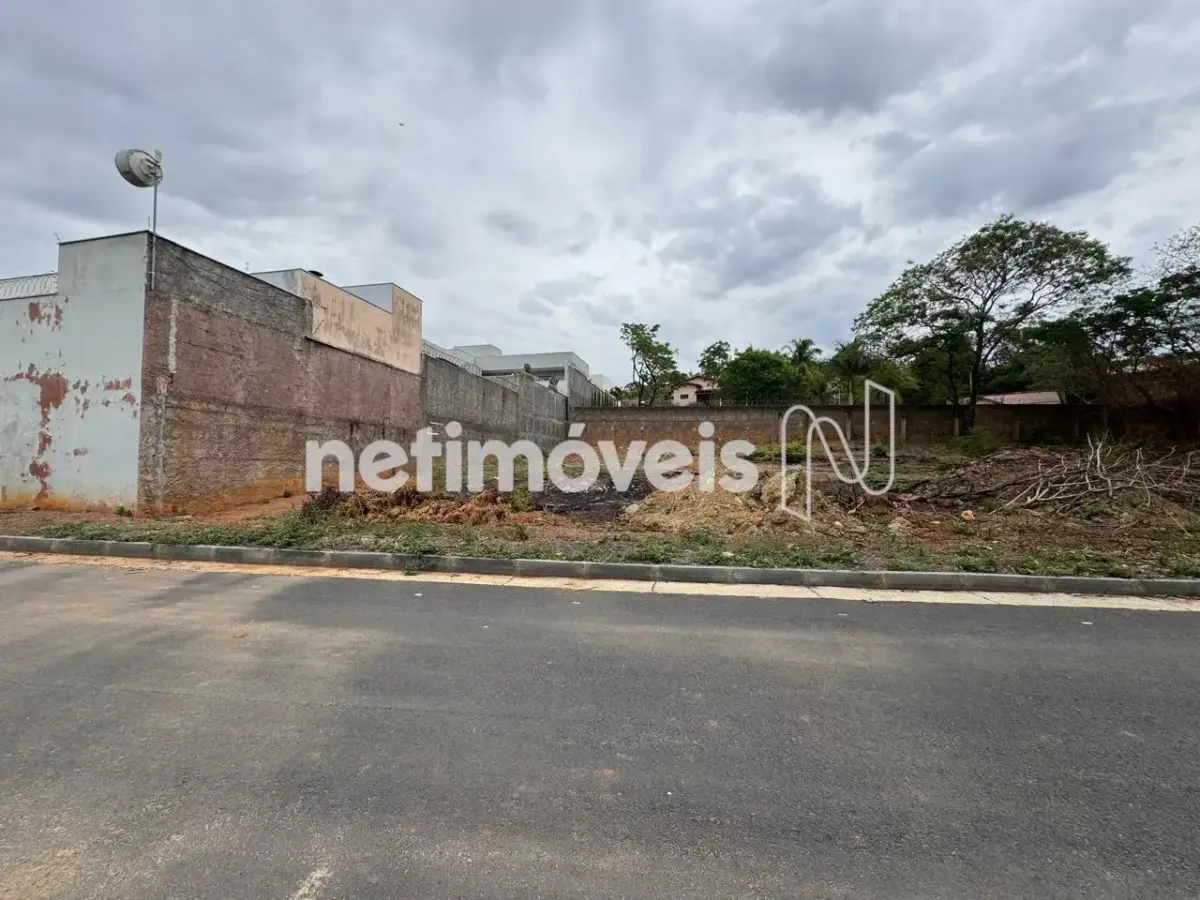 Lote para Venda com área de 750 m² no bairro Ibituruna