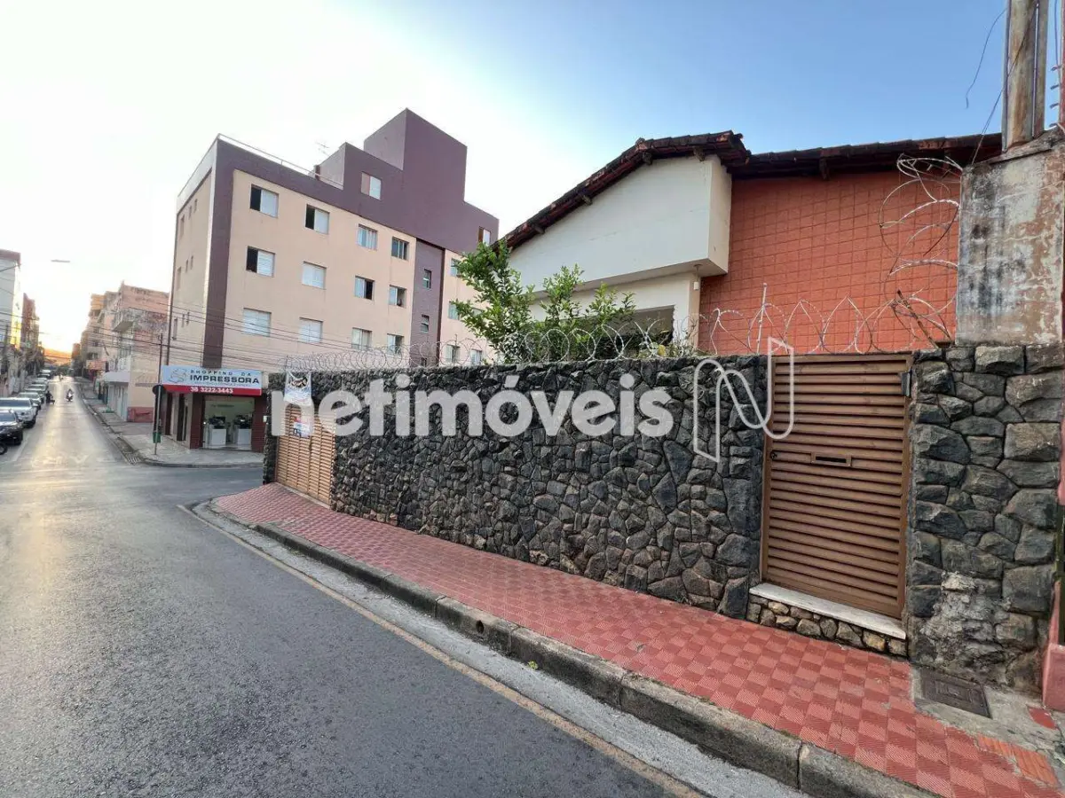 Casa para Venda com 4 quartos no bairro Centro