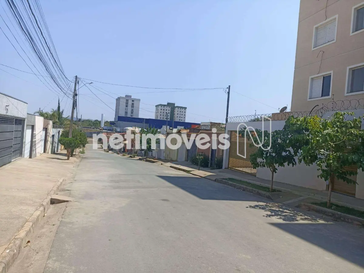 Apartamento para Venda com 2 quartos no bairro Raul Lourenço