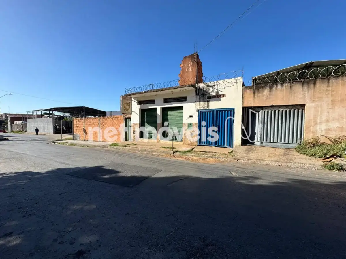 1107984_0 Ponto Comercial para Venda de área principal de 120 m² no bairro Santa Lúcia