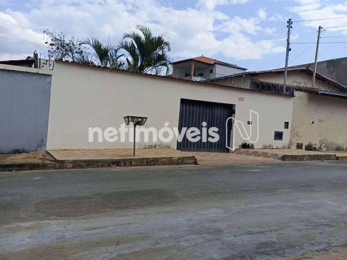 Casa para Venda com 3 quartos no bairro Santo Antônio