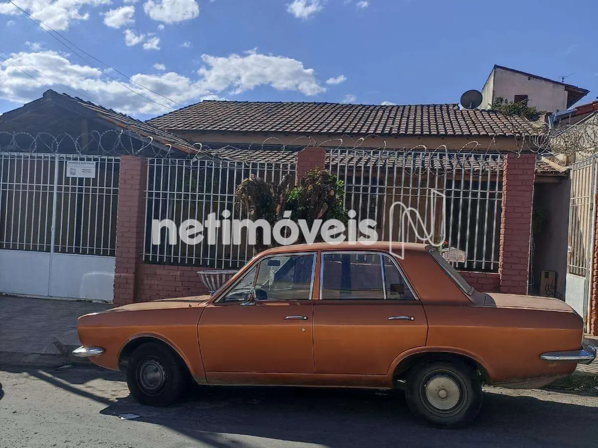 Casa para Venda com 4 quartos no bairro Funcionários
