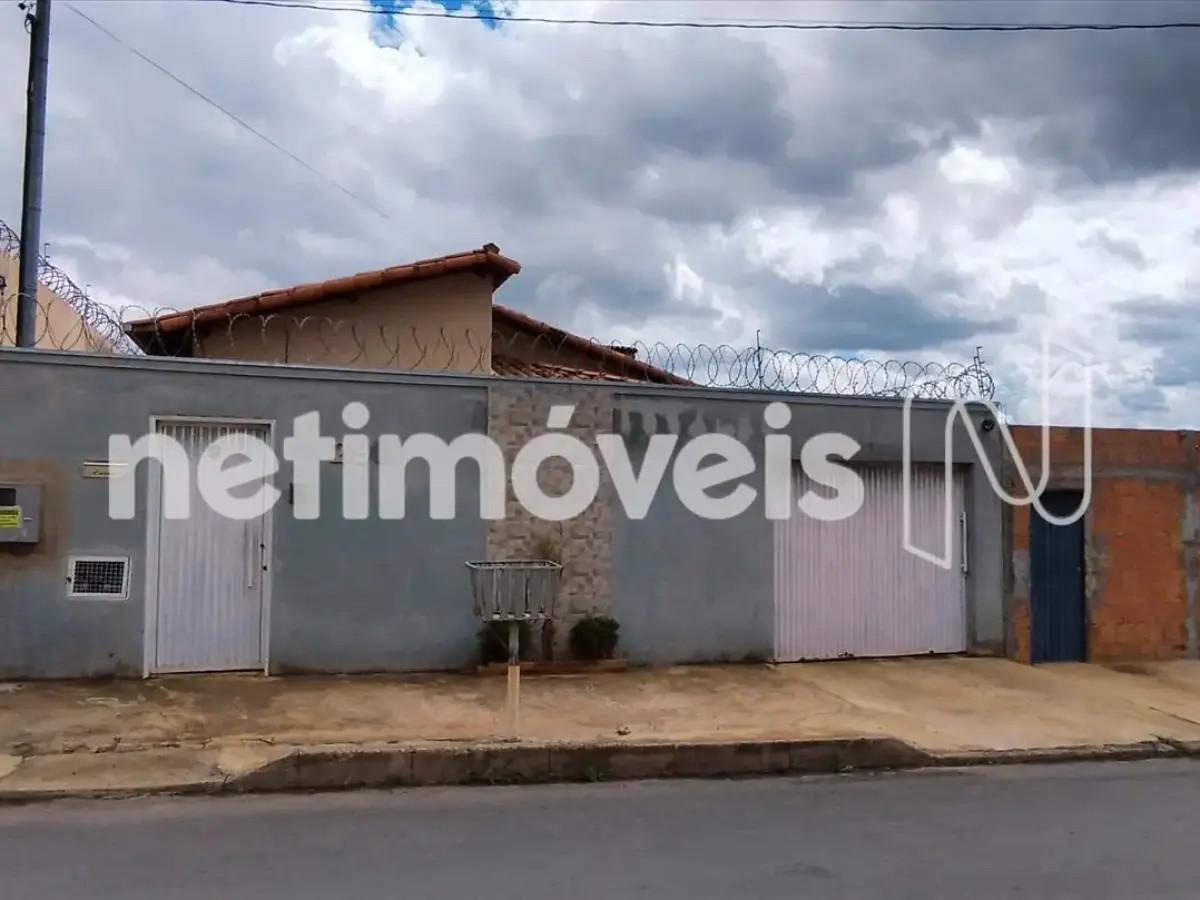 Casa para Venda com 3 quartos no bairro Carmelo