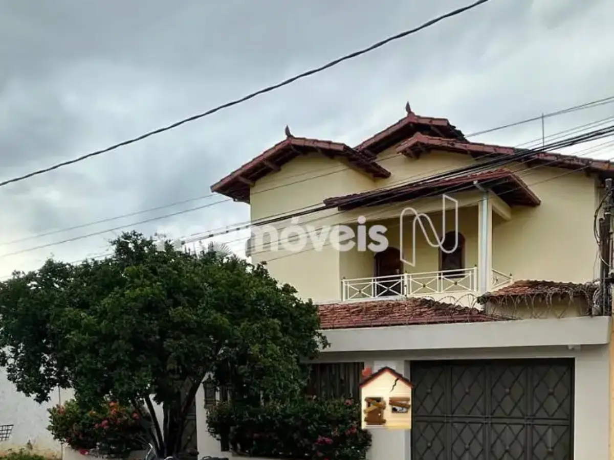 Casa para Venda com 4 quartos no bairro Jardim São Luiz