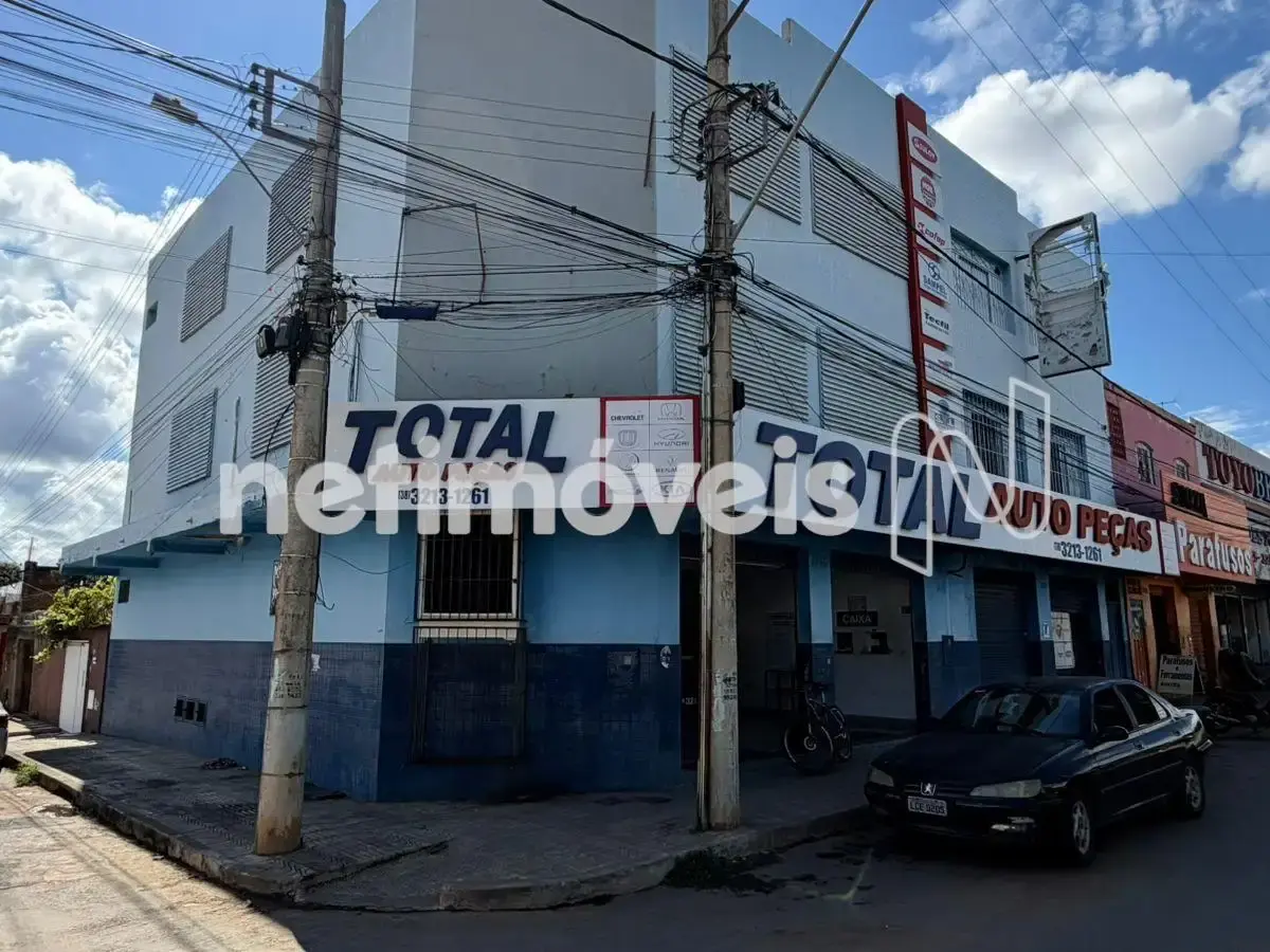Ponto Comercial para Venda de área principal de 250.74 m² no bairro Cintra
