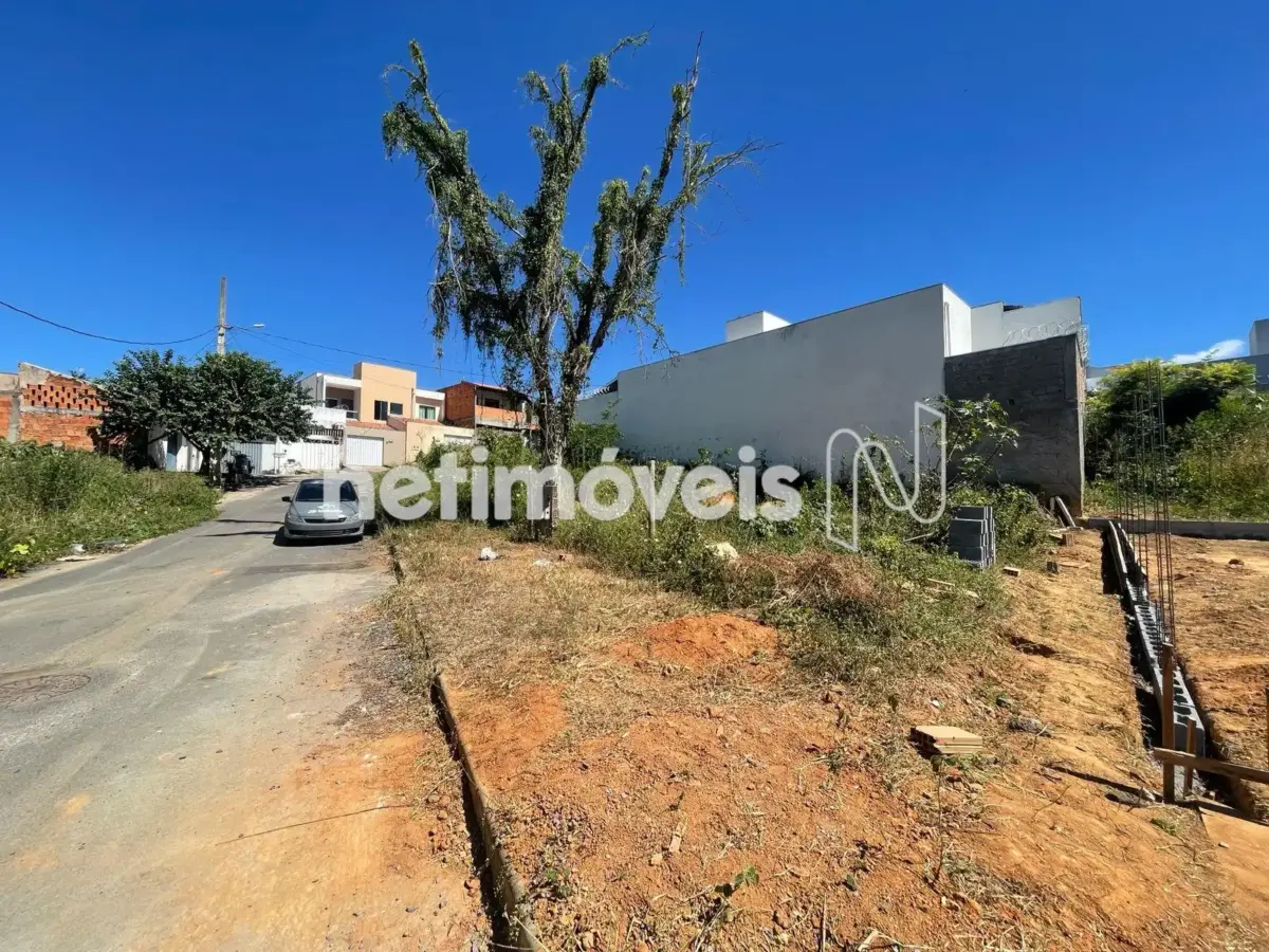 Lote para Venda com área de 139 m² no bairro Chácaras Paraíso