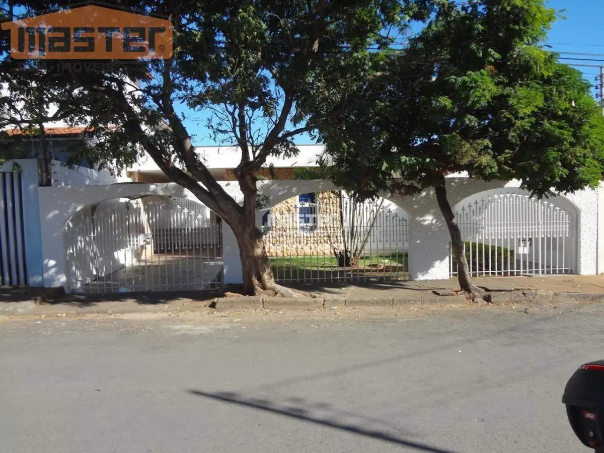 Casa para Locação com 3 quartos no bairro Cândida Câmara