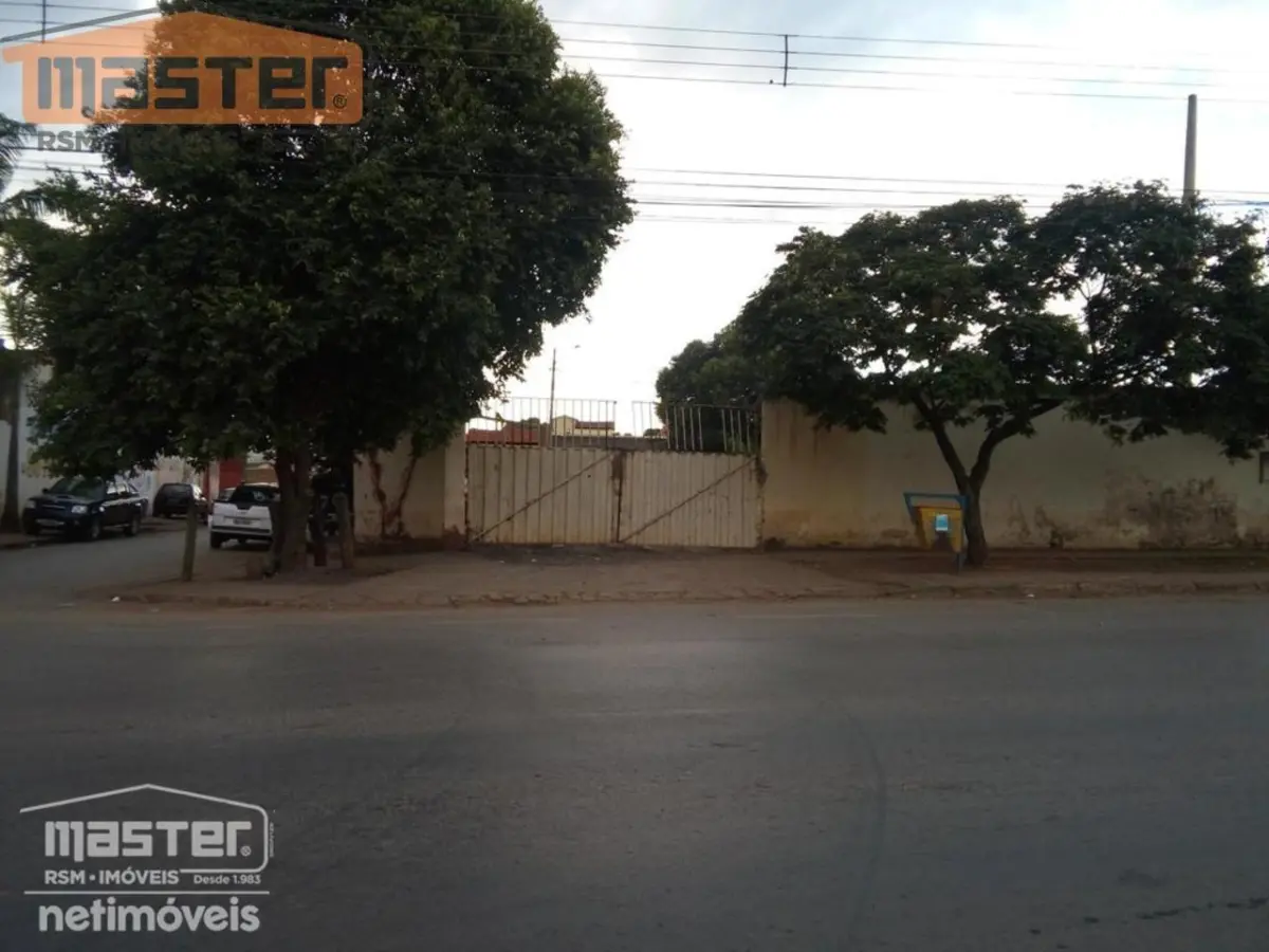 340_0-5 Galpão para Locação com área de 2810,00 m² no bairro Monte Carmelo