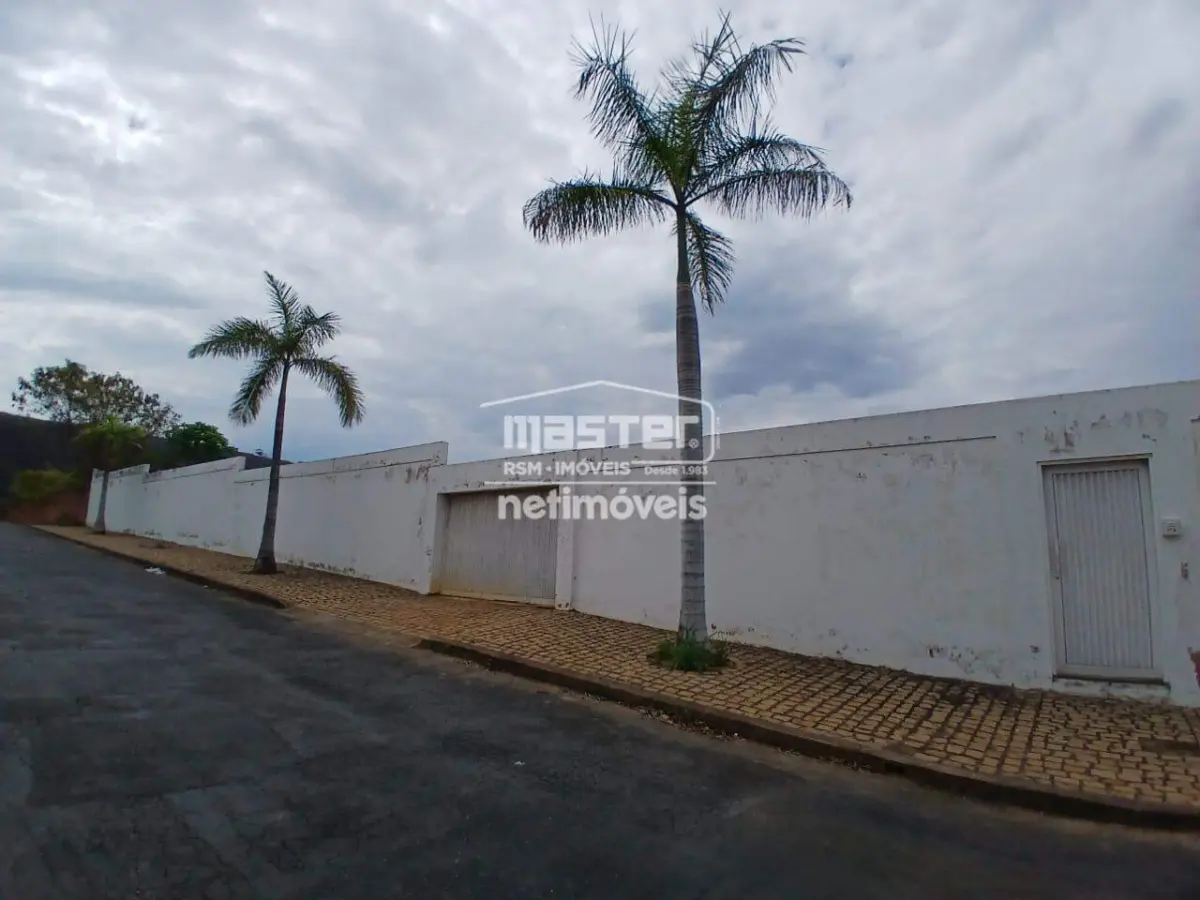 Casa para Locação no bairro Ibituruna