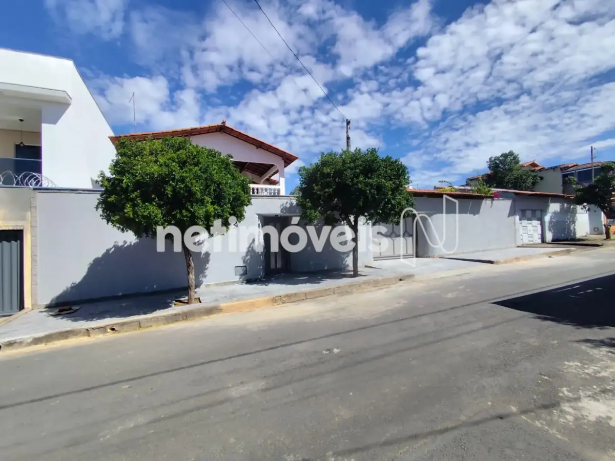 Casa para Venda com 5 quartos no bairro Monte Carmelo