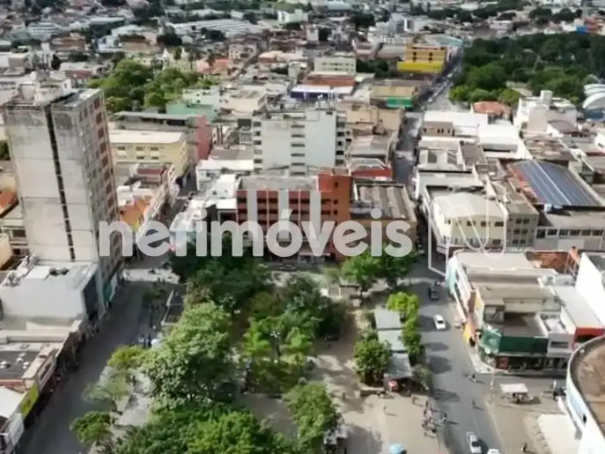 Prédio para Venda com 26 salas no bairro Centro em Montes Claros