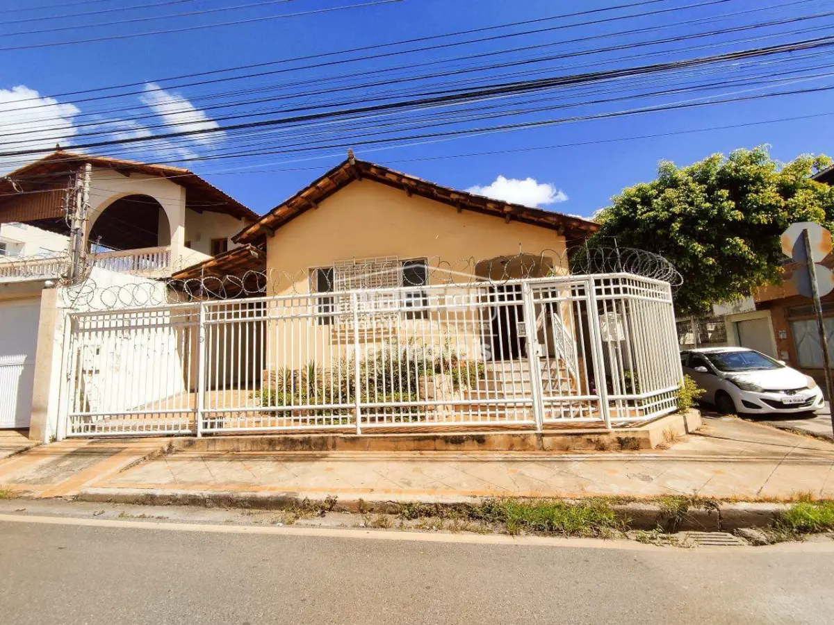 1598_0 Casa para Locação com 3 quartos no bairro Centro