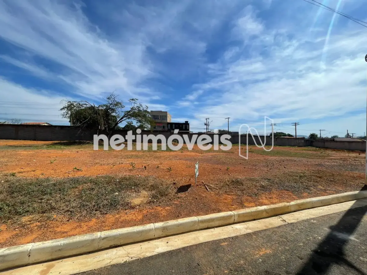Lote para Venda no bairro Village do Lago I