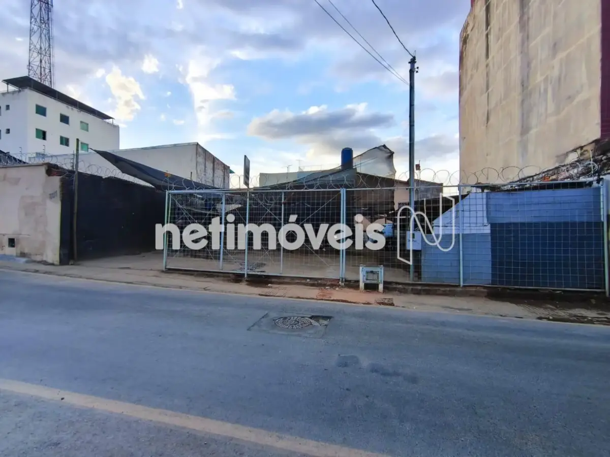 Lote para Venda com área de 215 m² no bairro Centro